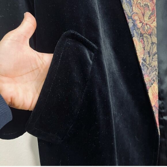 Coats By Cattiva Vintage Velvet Coat - Picture 10 of 12